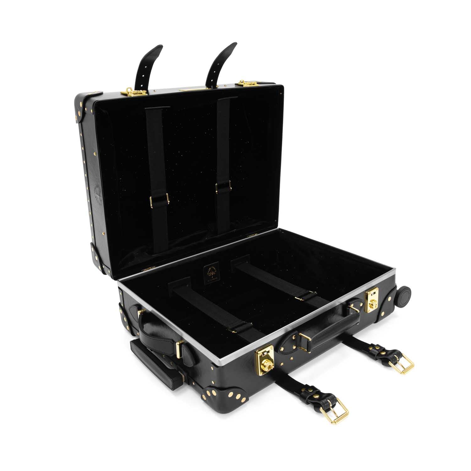 The Vampire's Wife · Carry-On - 4 Wheels | Black/Black/Gold