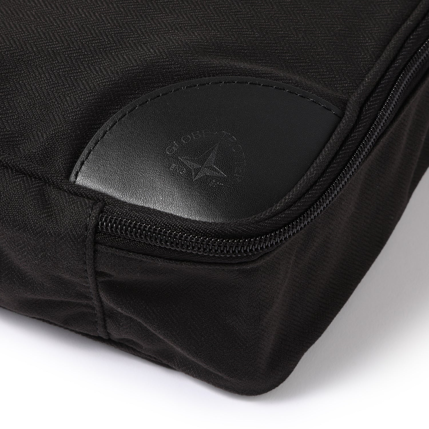 GT · Medium Packing Cube | Black