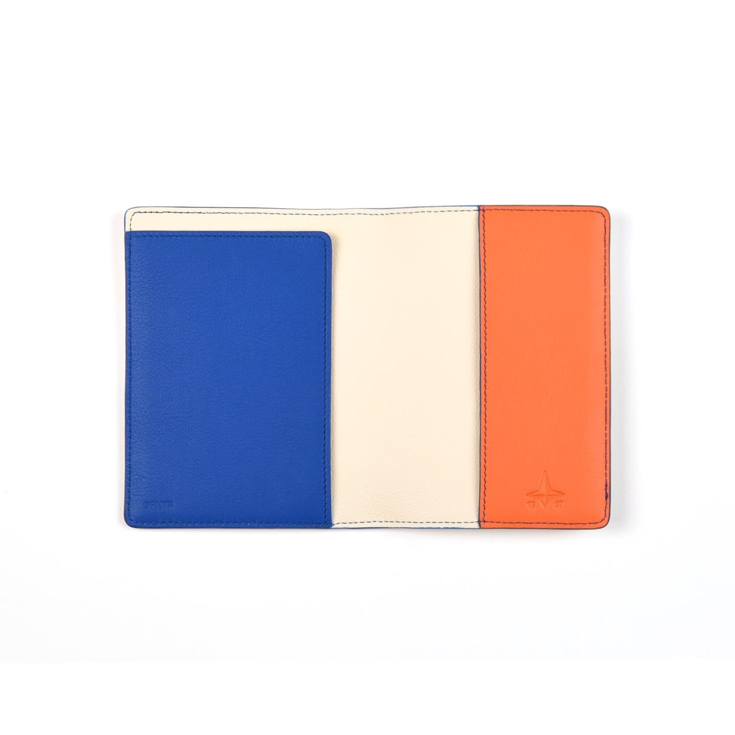 PEANUTS · Passport Cover | Ivory - GLOBE-TROTTER
