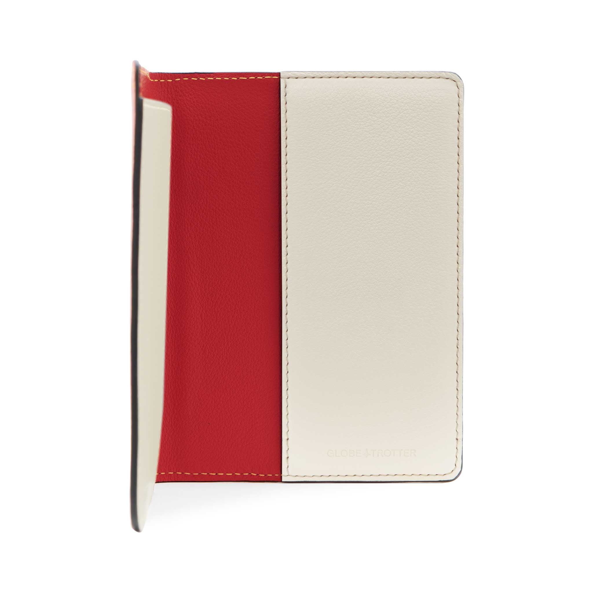 Globe-Trotter | Snoopy | PEANUTS™ | Passport Sleeve | Ivory & Red
