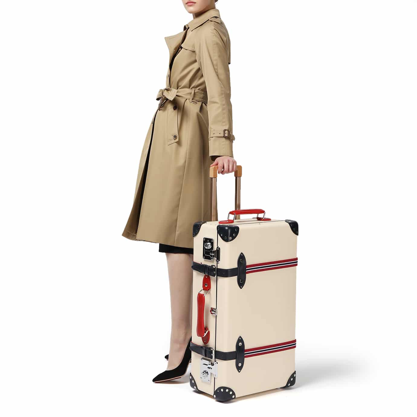 St. Moritz · Medium Check-In | Ivory/Navy - GLOBE-TROTTER