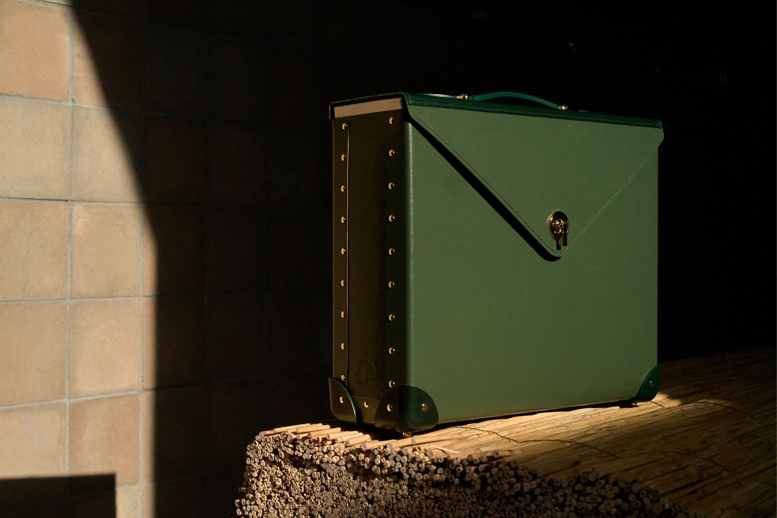 Globe-Trotter | Luxury Document Holders and Portfolios