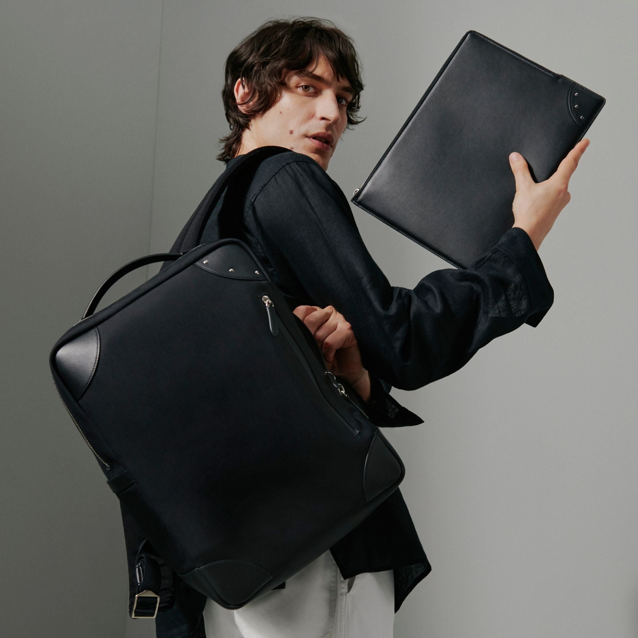Globe-Trotter | Leather Backpack | Black | Metropolis Collection